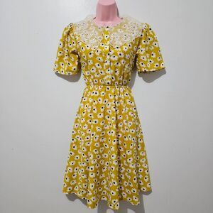 Queen Fashion - Sundress Floral Lace Collar Flowy A line - Size S - Yellow